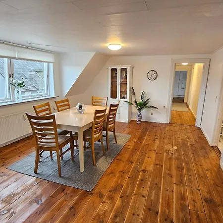 Nattely I Thy * 德斯泰德